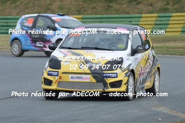 http://v2.adecom-photo.com/images//1.RALLYCROSS/2019/RALLYCROSS_CHATEAUROUX_2019/TWINGO/DUFAS_Bryan/38A_1832.JPG