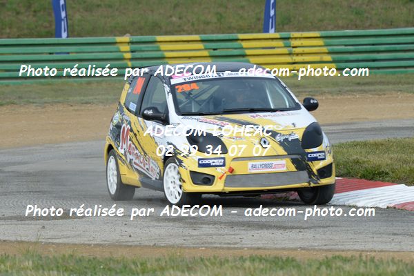 http://v2.adecom-photo.com/images//1.RALLYCROSS/2019/RALLYCROSS_CHATEAUROUX_2019/TWINGO/DUFAS_Dylan/38A_1212.JPG
