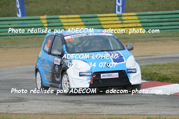 http://v2.adecom-photo.com/images//1.RALLYCROSS/2019/RALLYCROSS_CHATEAUROUX_2019/TWINGO/LEGAILLARD_Quentin/38A_1128.JPG