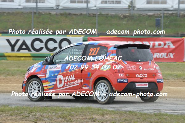 http://v2.adecom-photo.com/images//1.RALLYCROSS/2019/RALLYCROSS_CHATEAUROUX_2019/TWINGO/LE_BOUDOUIL_Arthur/38A_1899.JPG
