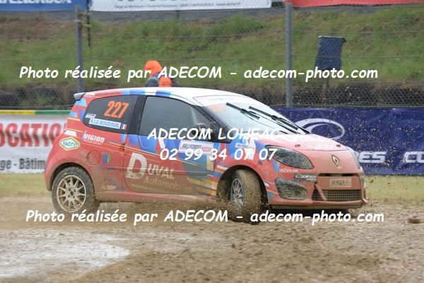 http://v2.adecom-photo.com/images//1.RALLYCROSS/2019/RALLYCROSS_CHATEAUROUX_2019/TWINGO/LE_BOUDOUIL_Arthur/38A_3152.JPG