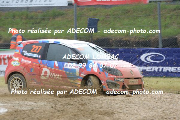 http://v2.adecom-photo.com/images//1.RALLYCROSS/2019/RALLYCROSS_CHATEAUROUX_2019/TWINGO/LE_BOUDOUIL_Arthur/38A_3153.JPG