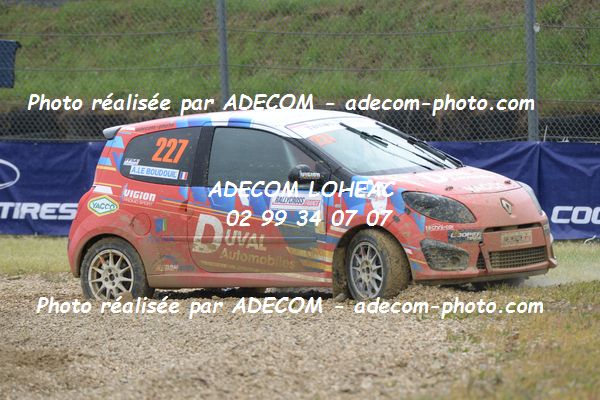 http://v2.adecom-photo.com/images//1.RALLYCROSS/2019/RALLYCROSS_CHATEAUROUX_2019/TWINGO/LE_BOUDOUIL_Arthur/38A_3156.JPG