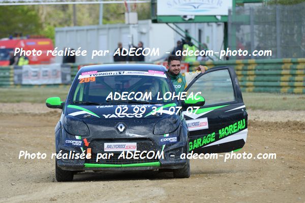 http://v2.adecom-photo.com/images//1.RALLYCROSS/2019/RALLYCROSS_CHATEAUROUX_2019/TWINGO/MOEAU_Matthieu/38A_5250.JPG