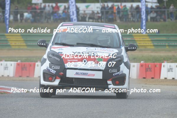 http://v2.adecom-photo.com/images//1.RALLYCROSS/2019/RALLYCROSS_CHATEAUROUX_2019/TWINGO/POTTIER_Alizee/38A_2523.JPG
