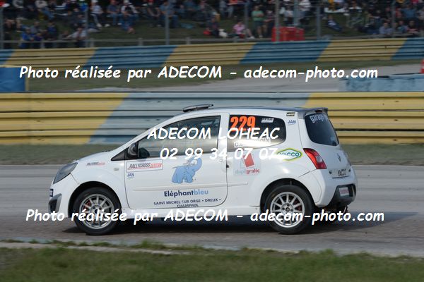 http://v2.adecom-photo.com/images//1.RALLYCROSS/2019/RALLYCROSS_DREUX_2019/TWINGO_CUP/DESCROIX_Charles/72A_6692.JPG