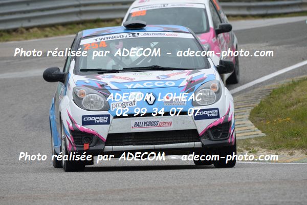 http://v2.adecom-photo.com/images//1.RALLYCROSS/2019/RALLYCROSS_ESSAY_2019/TWINGO/CHRETIEN_Constance/40A_3656.JPG