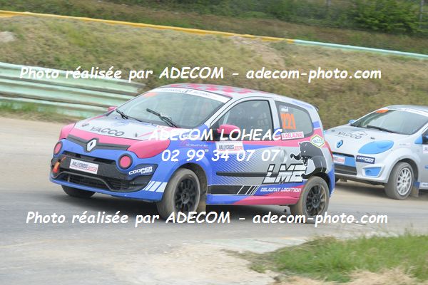 http://v2.adecom-photo.com/images//1.RALLYCROSS/2019/RALLYCROSS_ESSAY_2019/TWINGO/DELAUNAY_Audrey/40A_1267.JPG