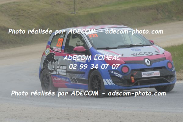 http://v2.adecom-photo.com/images//1.RALLYCROSS/2019/RALLYCROSS_ESSAY_2019/TWINGO/DELAUNAY_Audrey/40A_2342.JPG