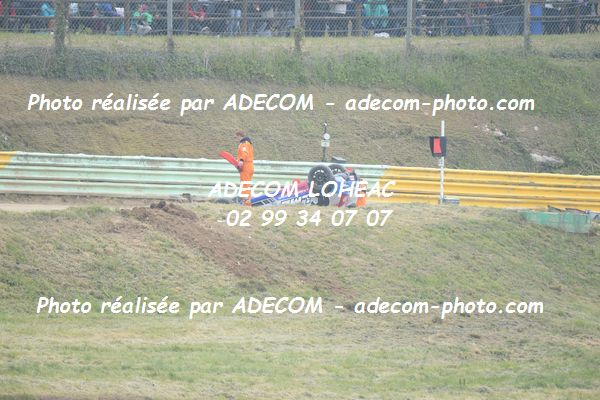 http://v2.adecom-photo.com/images//1.RALLYCROSS/2019/RALLYCROSS_ESSAY_2019/TWINGO/DELAUNAY_Audrey/40A_2880.JPG