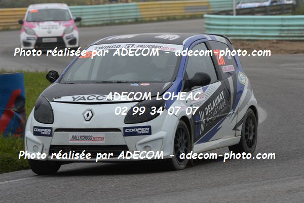 http://v2.adecom-photo.com/images//1.RALLYCROSS/2019/RALLYCROSS_ESSAY_2019/TWINGO/DELAUNAY_Olympe/40A_4604.JPG