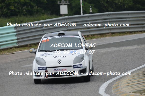 http://v2.adecom-photo.com/images//1.RALLYCROSS/2019/RALLYCROSS_ESSAY_2019/TWINGO/DESCROIX_Charles/40A_3627.JPG