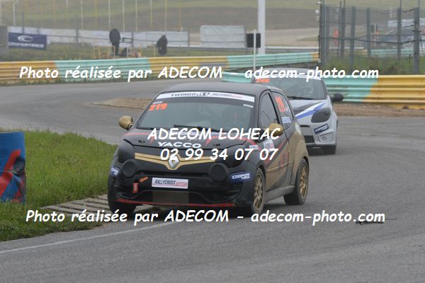 http://v2.adecom-photo.com/images//1.RALLYCROSS/2019/RALLYCROSS_ESSAY_2019/TWINGO/GAUTHIER_Brandon/40A_4700.JPG