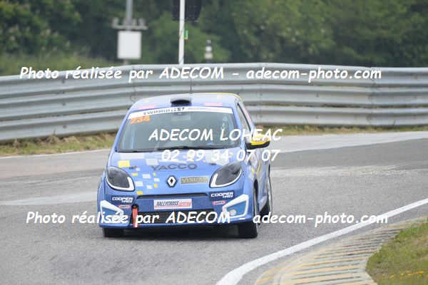 http://v2.adecom-photo.com/images//1.RALLYCROSS/2019/RALLYCROSS_ESSAY_2019/TWINGO/JAN_Clement/40A_3673.JPG