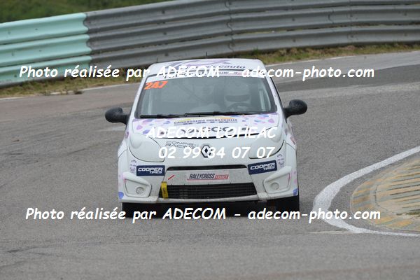 http://v2.adecom-photo.com/images//1.RALLYCROSS/2019/RALLYCROSS_ESSAY_2019/TWINGO/LEFRANCOIS_Sandy/40A_3612.JPG
