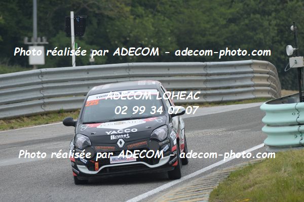 http://v2.adecom-photo.com/images//1.RALLYCROSS/2019/RALLYCROSS_ESSAY_2019/TWINGO/MASSELIN_Romain/40A_3763.JPG