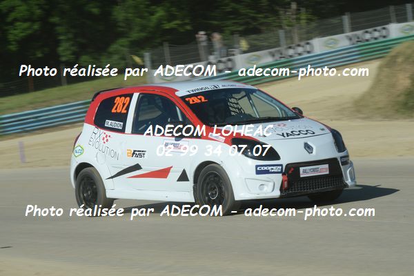 http://v2.adecom-photo.com/images//1.RALLYCROSS/2019/RALLYCROSS_FALEYRAS_2019/TWINGO/AUDION_Maxime/46A_0295.JPG