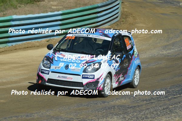 http://v2.adecom-photo.com/images//1.RALLYCROSS/2019/RALLYCROSS_FALEYRAS_2019/TWINGO/CHRETIEN_Constance/46A_0621.JPG