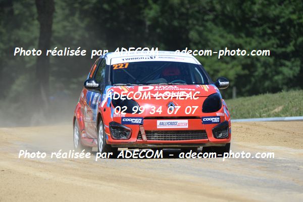 http://v2.adecom-photo.com/images//1.RALLYCROSS/2019/RALLYCROSS_FALEYRAS_2019/TWINGO/LE_BOUDOUIL_Arthur/46A_1618.JPG