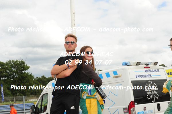 http://v2.adecom-photo.com/images//1.RALLYCROSS/2019/RALLYCROSS_KERLABO_2019/TWINGO_CUP/CHRETIEN_Constance/57E_3663.JPG