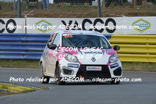 http://v2.adecom-photo.com/images//1.RALLYCROSS/2019/RALLYCROSS_KERLABO_2019/TWINGO_CUP/LAMBEC_Estelle/57A_3658.JPG