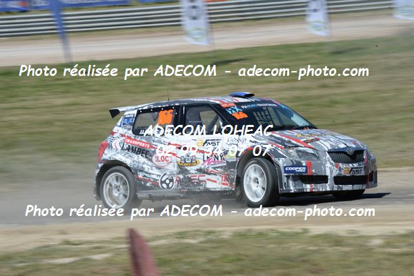 http://v2.adecom-photo.com/images//1.RALLYCROSS/2019/RALLYCROSS_LAVARE_2019/SUPER_1600/LAMBEC_Jeremy/52A_9389.JPG