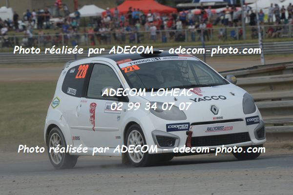 http://v2.adecom-photo.com/images//1.RALLYCROSS/2019/RALLYCROSS_LAVARE_2019/TWINGO/ABAD_Florian/52A_0891.JPG