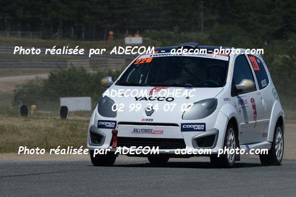 http://v2.adecom-photo.com/images//1.RALLYCROSS/2019/RALLYCROSS_LAVARE_2019/TWINGO/ABAD_Florian/52A_9876.JPG