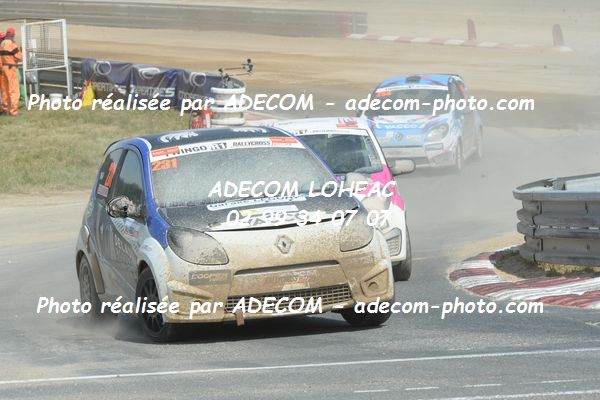 http://v2.adecom-photo.com/images//1.RALLYCROSS/2019/RALLYCROSS_LAVARE_2019/TWINGO/DELAUNAY_Olympe/52A_1796.JPG