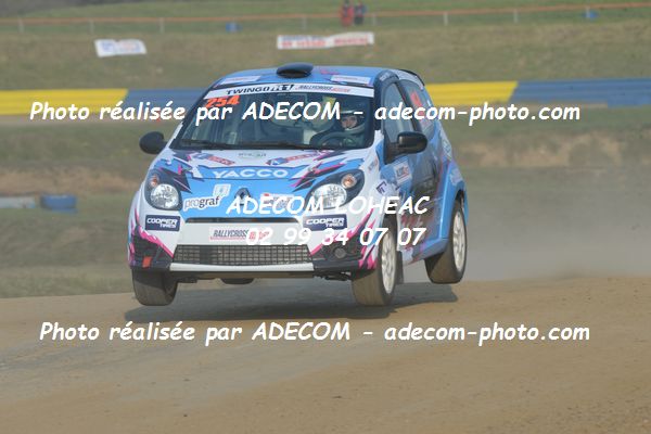 http://v2.adecom-photo.com/images//1.RALLYCROSS/2019/RALLYCROSS_LESSAY_2019/TWINGO/CHRETIEN_Constance/33A_9223.JPG