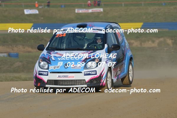 http://v2.adecom-photo.com/images//1.RALLYCROSS/2019/RALLYCROSS_LESSAY_2019/TWINGO/CHRETIEN_Constance/33A_9253.JPG