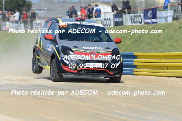 http://v2.adecom-photo.com/images//1.RALLYCROSS/2019/RALLYCROSS_LESSAY_2019/TWINGO/CUSIMANO_Alain/33A_0894.JPG