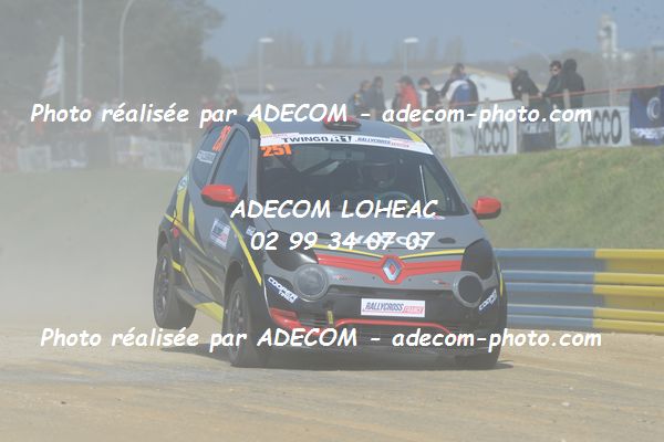 http://v2.adecom-photo.com/images//1.RALLYCROSS/2019/RALLYCROSS_LESSAY_2019/TWINGO/CUSIMANO_Alain/33A_0919.JPG