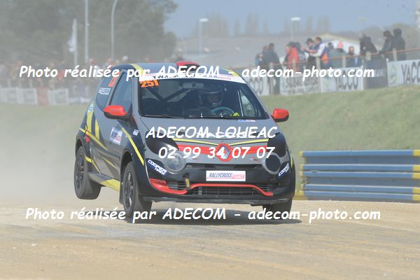 http://v2.adecom-photo.com/images//1.RALLYCROSS/2019/RALLYCROSS_LESSAY_2019/TWINGO/CUSIMANO_Alain/33A_0931.JPG