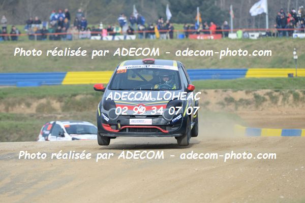 http://v2.adecom-photo.com/images//1.RALLYCROSS/2019/RALLYCROSS_LESSAY_2019/TWINGO/CUSIMANO_Alain/33A_2653.JPG