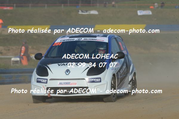 http://v2.adecom-photo.com/images//1.RALLYCROSS/2019/RALLYCROSS_LESSAY_2019/TWINGO/DELAUNAY_Olympe/33A_9248.JPG