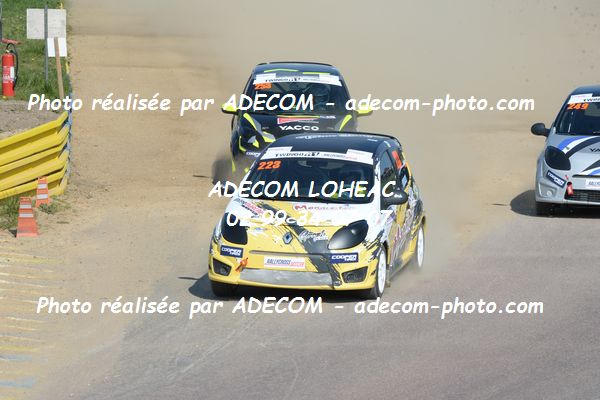 http://v2.adecom-photo.com/images//1.RALLYCROSS/2019/RALLYCROSS_LESSAY_2019/TWINGO/DUFAS_Bryan/33A_2000.JPG