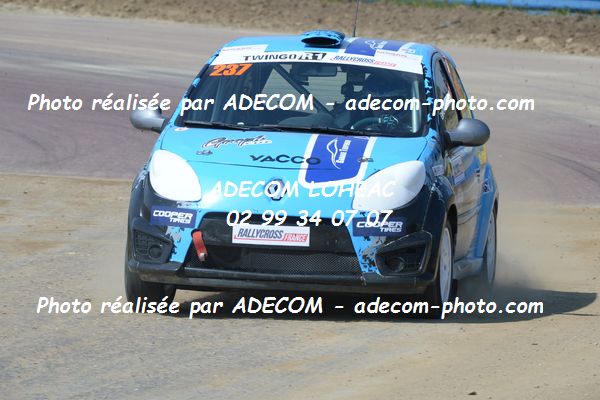 http://v2.adecom-photo.com/images//1.RALLYCROSS/2019/RALLYCROSS_LESSAY_2019/TWINGO/LEGAILLARD_Quentin/33A_1473.JPG