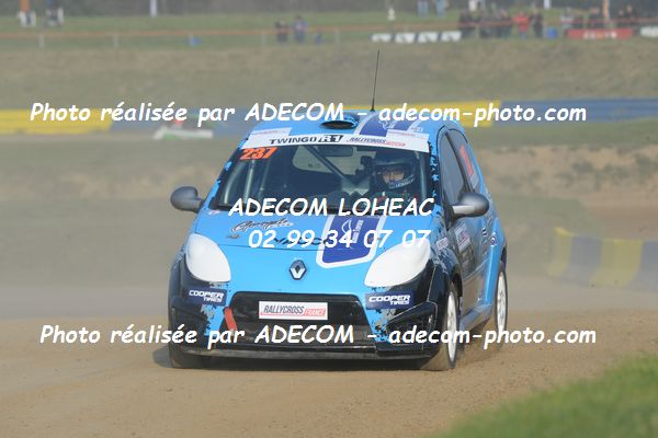 http://v2.adecom-photo.com/images//1.RALLYCROSS/2019/RALLYCROSS_LESSAY_2019/TWINGO/LEGAILLARD_Quentin/33A_9286.JPG