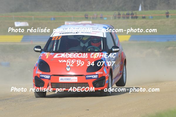 http://v2.adecom-photo.com/images//1.RALLYCROSS/2019/RALLYCROSS_LESSAY_2019/TWINGO/LE_BOUDOUIL_Arthur/33A_0181.JPG