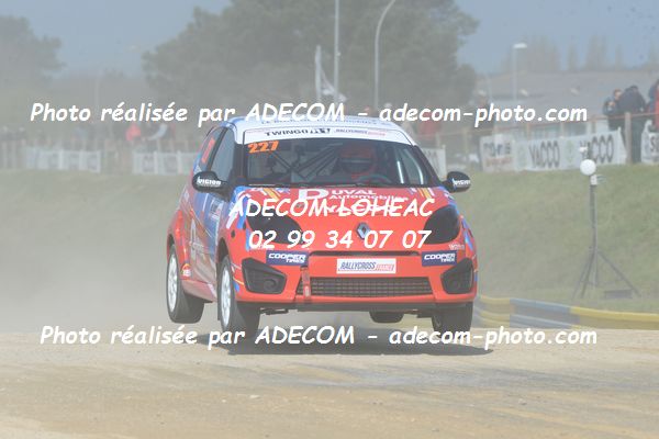 http://v2.adecom-photo.com/images//1.RALLYCROSS/2019/RALLYCROSS_LESSAY_2019/TWINGO/LE_BOUDOUIL_Arthur/33A_0939.JPG