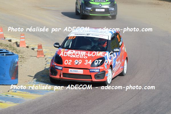 http://v2.adecom-photo.com/images//1.RALLYCROSS/2019/RALLYCROSS_LESSAY_2019/TWINGO/LE_BOUDOUIL_Arthur/33A_2040.JPG