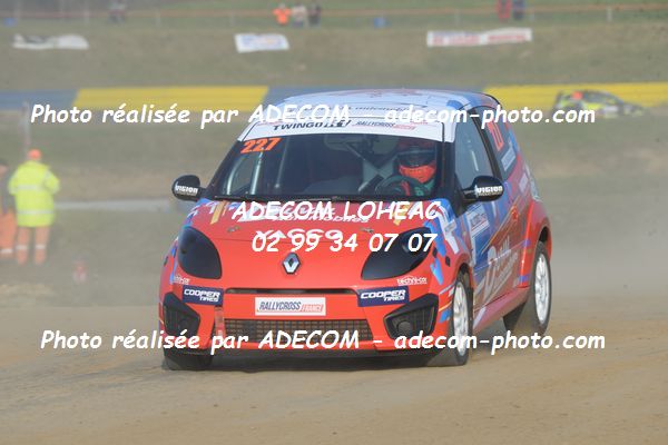 http://v2.adecom-photo.com/images//1.RALLYCROSS/2019/RALLYCROSS_LESSAY_2019/TWINGO/LE_BOUDOUIL_Arthur/33A_9292.JPG