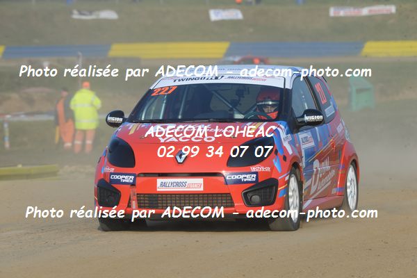 http://v2.adecom-photo.com/images//1.RALLYCROSS/2019/RALLYCROSS_LESSAY_2019/TWINGO/LE_BOUDOUIL_Arthur/33A_9293.JPG