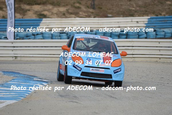 http://v2.adecom-photo.com/images//1.RALLYCROSS/2019/RALLYCROSS_MAYENNE_2019/TWINGO/BARBAULT_FORGET_Arthur/65A_2427.JPG