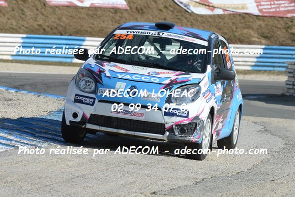 http://v2.adecom-photo.com/images//1.RALLYCROSS/2019/RALLYCROSS_MAYENNE_2019/TWINGO/CHRETIEN_Constance/65A_1061.JPG