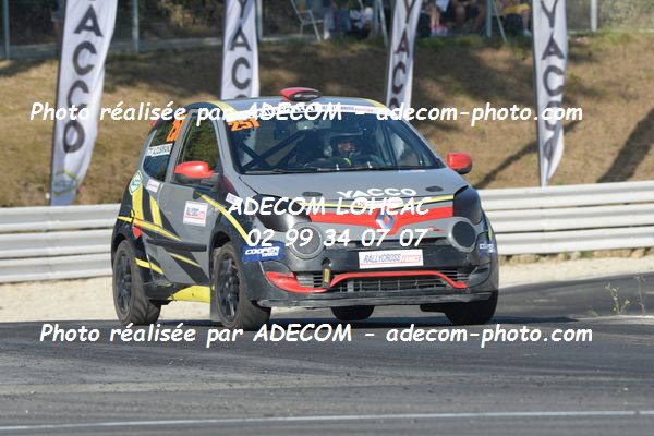 http://v2.adecom-photo.com/images//1.RALLYCROSS/2019/RALLYCROSS_MAYENNE_2019/TWINGO/CUSIMANO_Alain/65A_0579.JPG