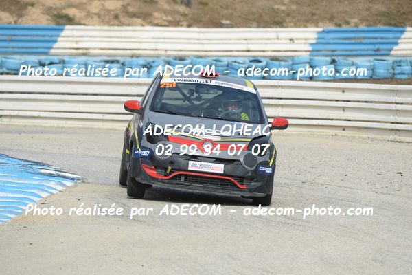 http://v2.adecom-photo.com/images//1.RALLYCROSS/2019/RALLYCROSS_MAYENNE_2019/TWINGO/CUSIMANO_Alain/65A_2297.JPG