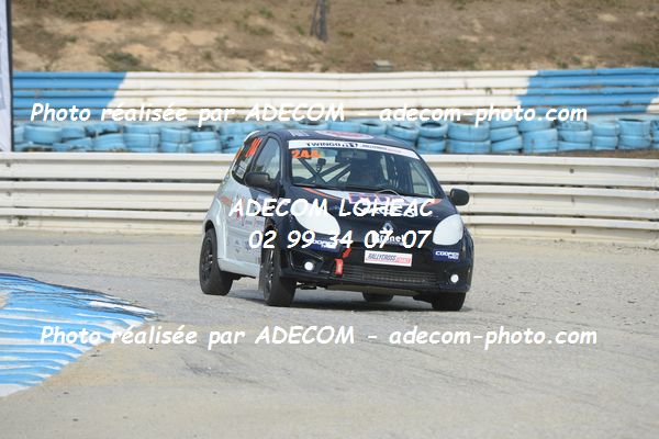 http://v2.adecom-photo.com/images//1.RALLYCROSS/2019/RALLYCROSS_MAYENNE_2019/TWINGO/GARRY_Damien/65A_2312.JPG