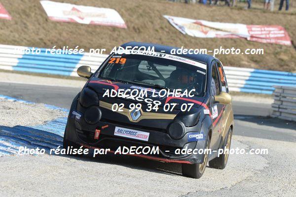 http://v2.adecom-photo.com/images//1.RALLYCROSS/2019/RALLYCROSS_MAYENNE_2019/TWINGO/GAUTHIER_Brandon/65A_1139.JPG